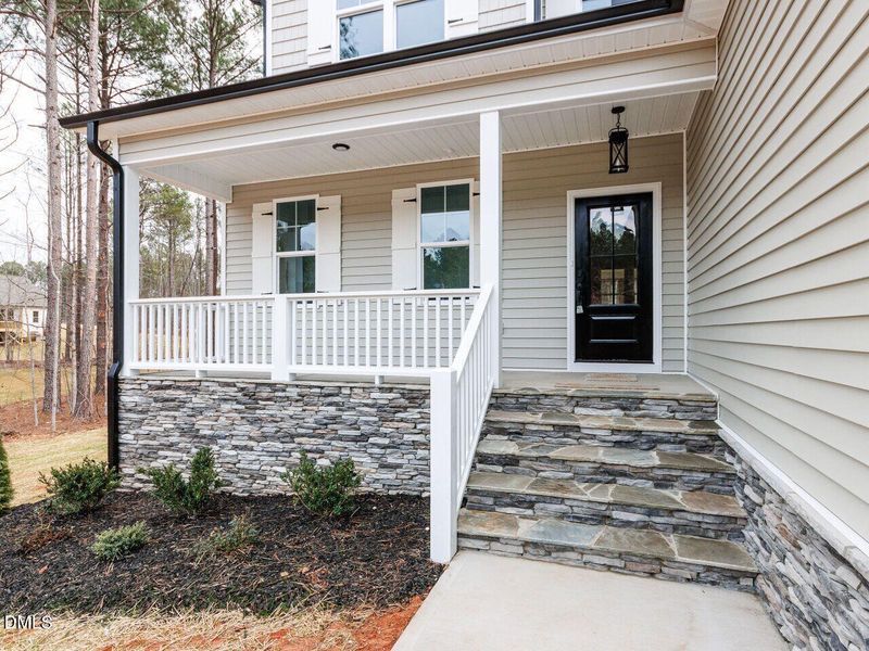 003-1280x960-front-porch