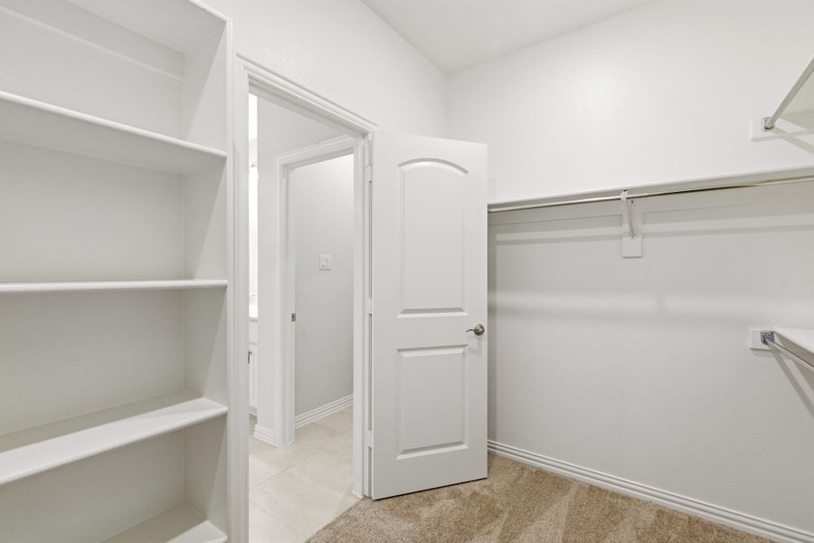 Furnished interior view inside a new home in Elevon, Lavon (Image 18).