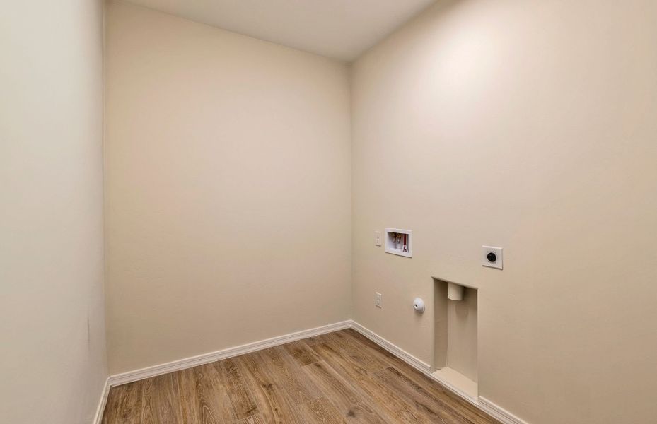 Spacious, unfurnished interior of a new home in Vistoso Canyon Estates, Oro Valley (Image 10).