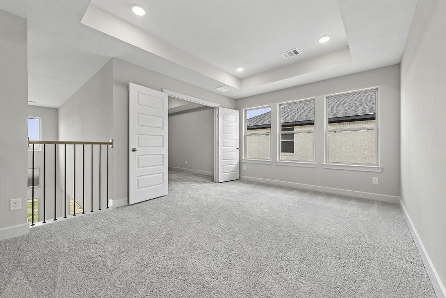 Spacious, unfurnished interior of a new home in Sunterra, Katy (Image 22). Spacious, unfurnished interior of a new home in Sunterra, Katy (Image 22).