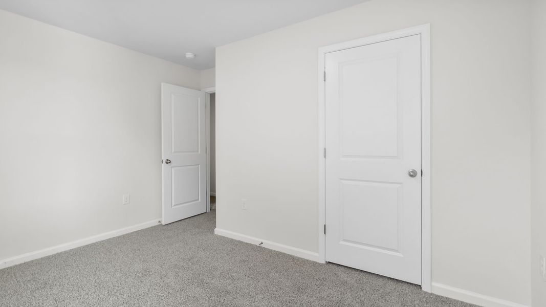 Spacious, unfurnished interior of a new home in Foxbank, Gray Court (Image 26).