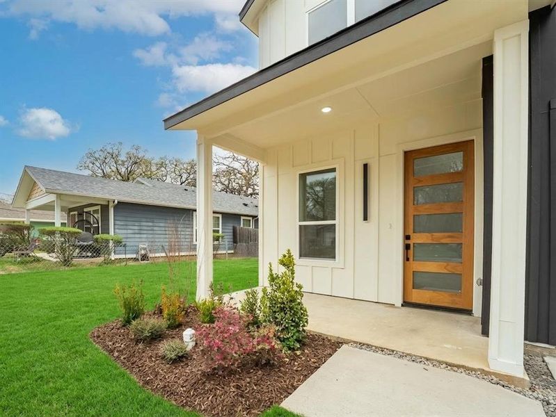 Exterior details and patio area of a home in , Dallas (Image 20).