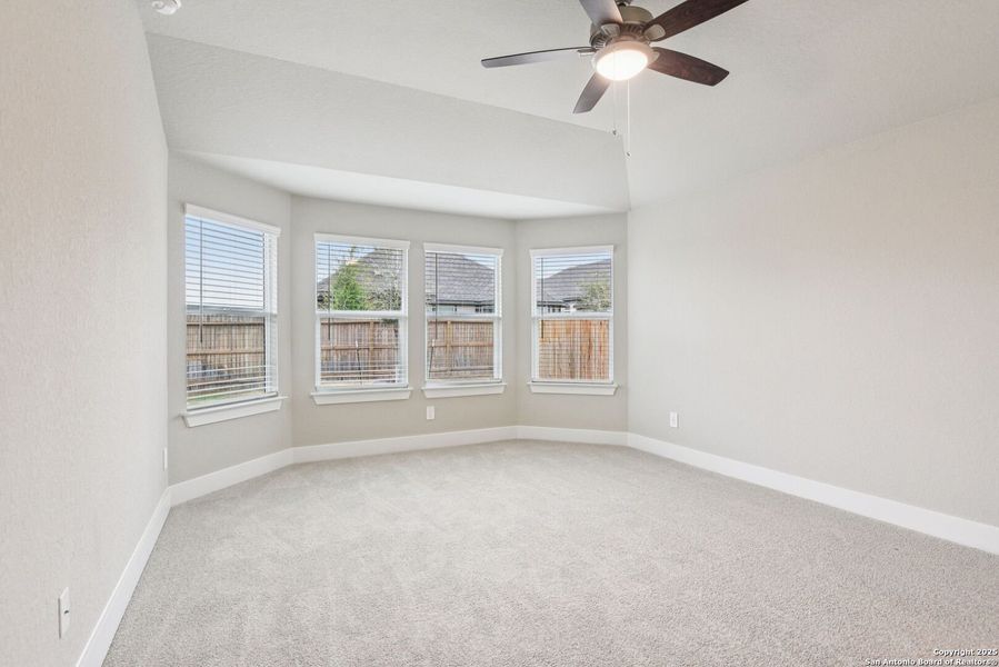 Spacious, unfurnished interior of a new home in Carmel Ranch, Schertz (Image 26).