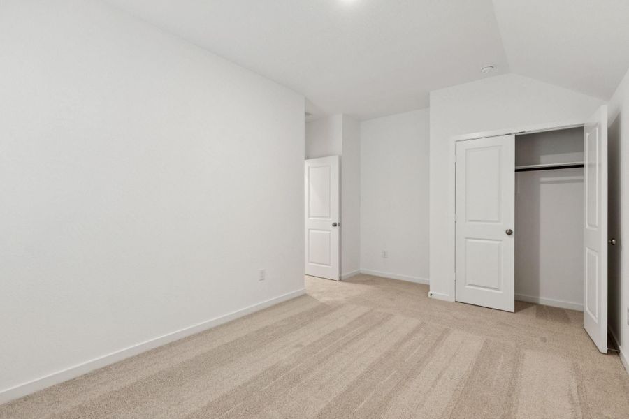 Spacious, unfurnished interior of a new home in Mavera, Conroe (Image 33).