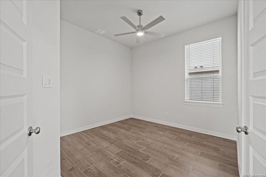 Spacious, unfurnished interior of a new home in Meyer Ranch 45's, New Braunfels (Image 14). Spacious, unfurnished interior of a new home in Meyer Ranch 45's, New Braunfels (Image 14).