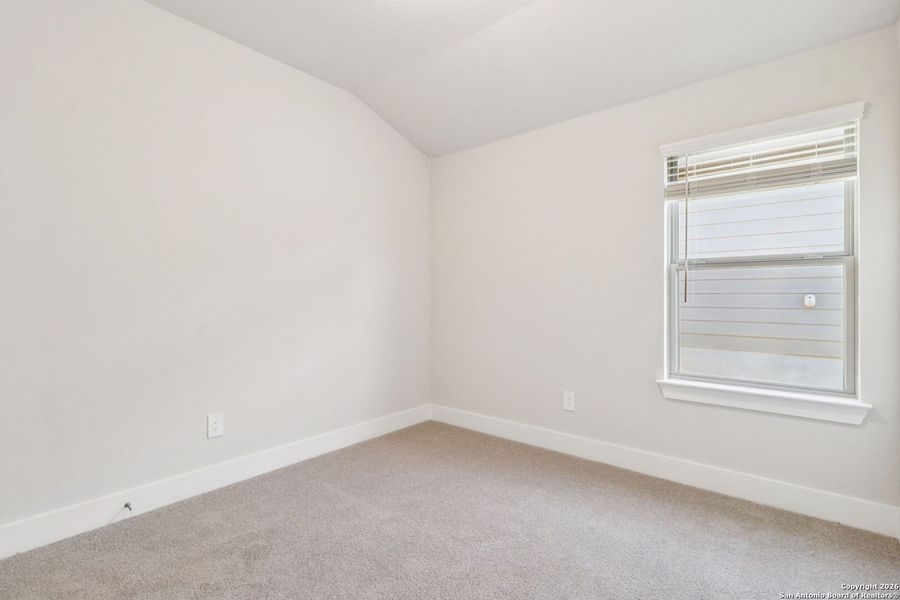 Spacious, unfurnished interior of a new home in Lark Canyon, New Braunfels (Image 13).