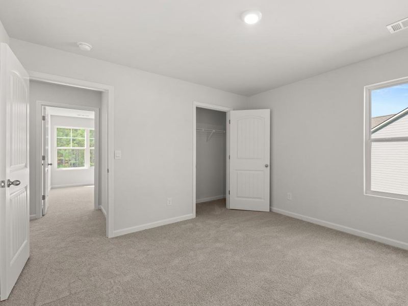 Spacious, unfurnished interior of a new home in Parkside at Carter Grove, Cartersville (Image 14).