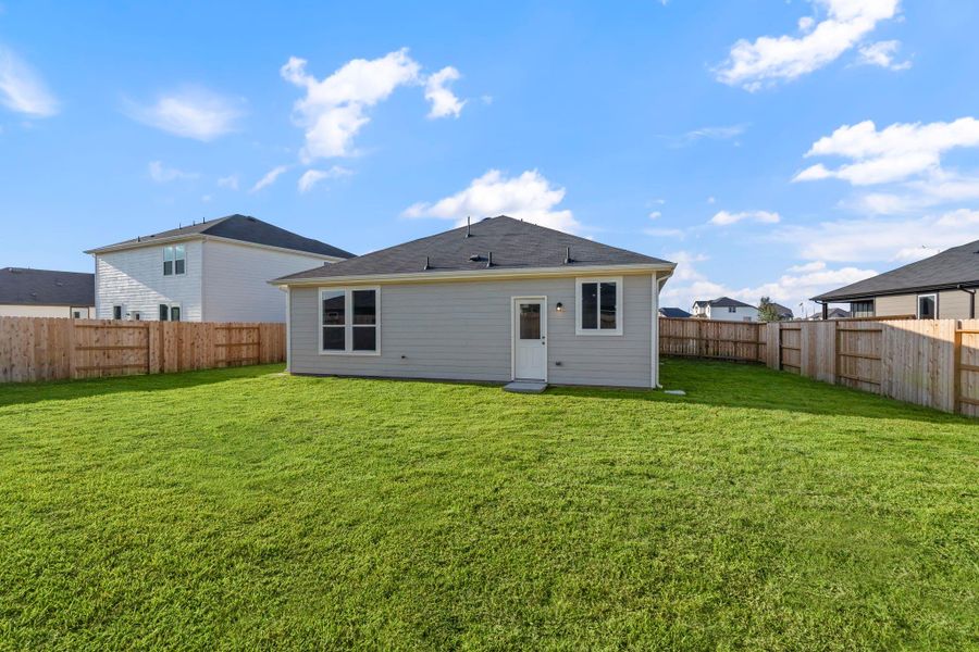 Exterior details and patio area of a home in Windcress, Baytown (Image 3).