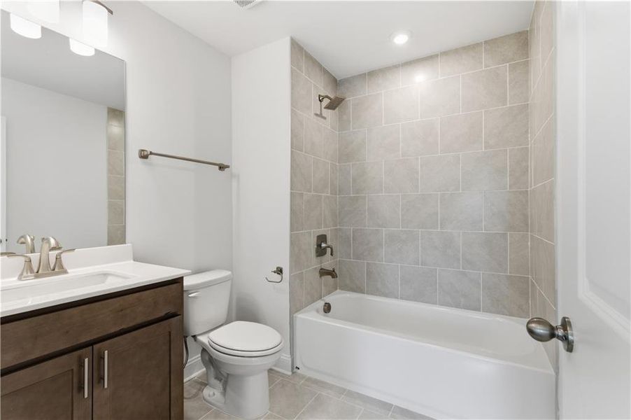 Furnished interior view inside a new home in The Estates at Hurricane Pointe, Douglasville (Image 12). Furnished interior view inside a new home in The Estates at Hurricane Pointe, Douglasville (Image 12).