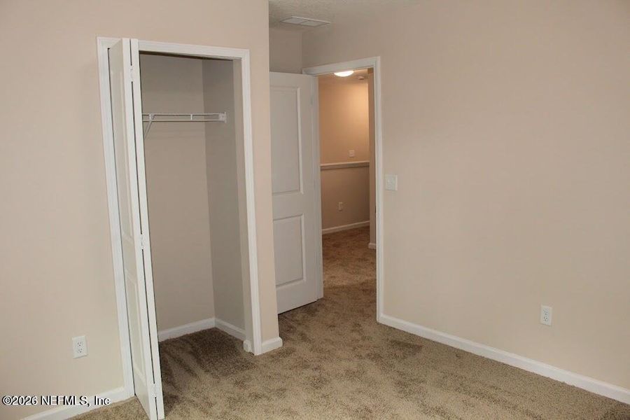 Spacious, unfurnished interior of a new home in , Middleburg (Image 25).