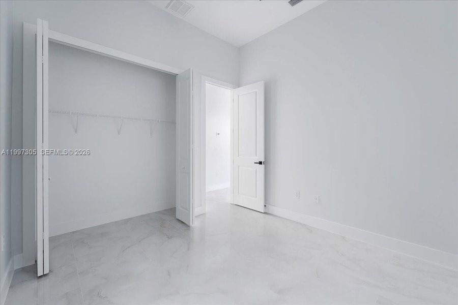 Spacious, unfurnished interior of a new home in , Lehigh Acres (Image 21).