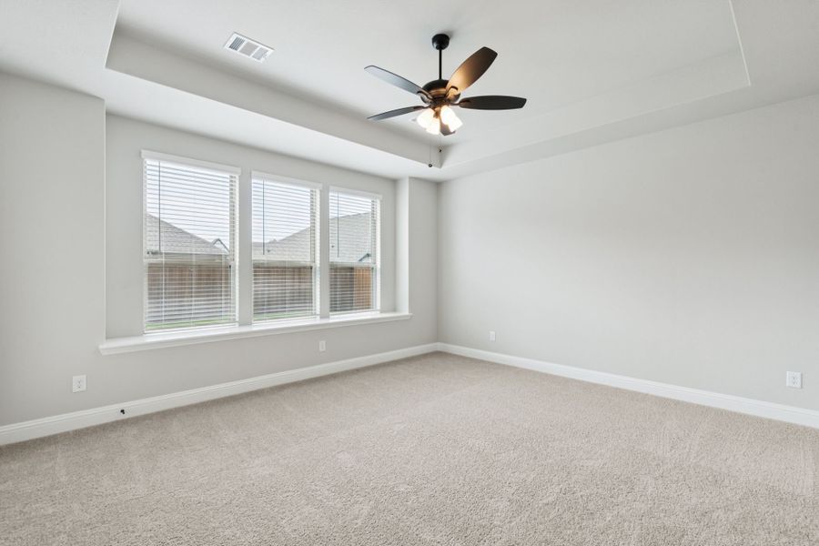 Spacious, unfurnished interior of a new home in Las Lomas, Forney (Image 16). Spacious, unfurnished interior of a new home in Las Lomas, Forney (Image 16).