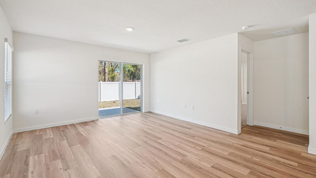 Representative unfurnished interior of a home built from the Dundee by D.R. Horton in Somerset Bay, Spring Hill (Image 21). Representative unfurnished interior of a home built from the Dundee by D.R. Horton in Somerset Bay, Spring Hill (Image 21).
