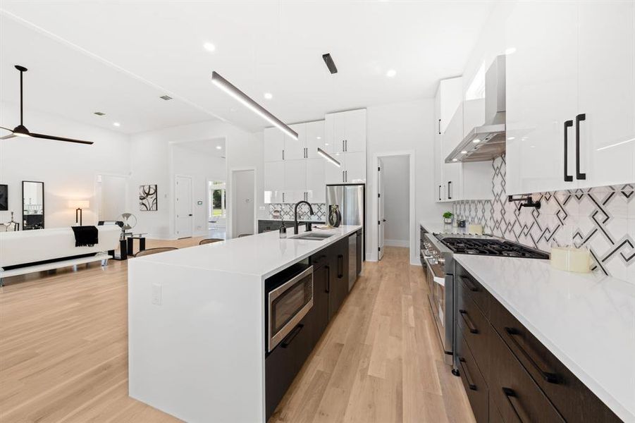 Furnished interior view inside a new home in , Dallas (Image 5).