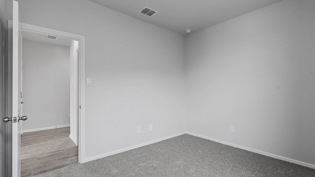 Spacious, unfurnished interior of a new home in Vista Point, Grandview (Image 23).