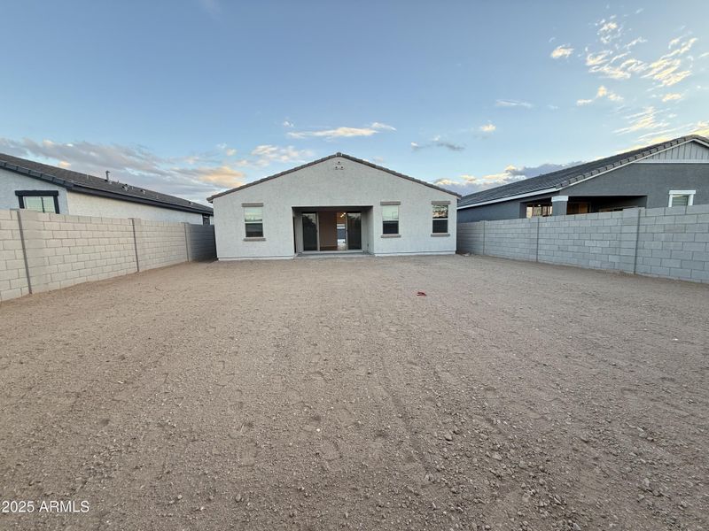 0016 - Exterior rear view 0016 - Exterior rear view