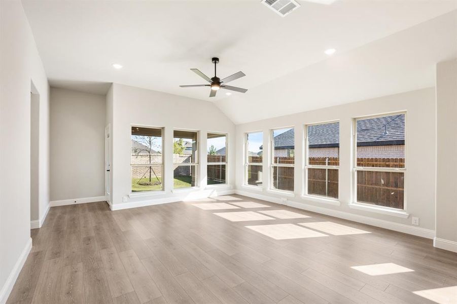 Spacious, unfurnished interior of a new home in Arcadia Trails Classic 50, Balch Springs (Image 28).