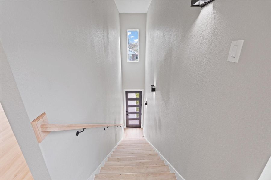 Spacious, unfurnished interior of a new home in , Houston (Image 22).