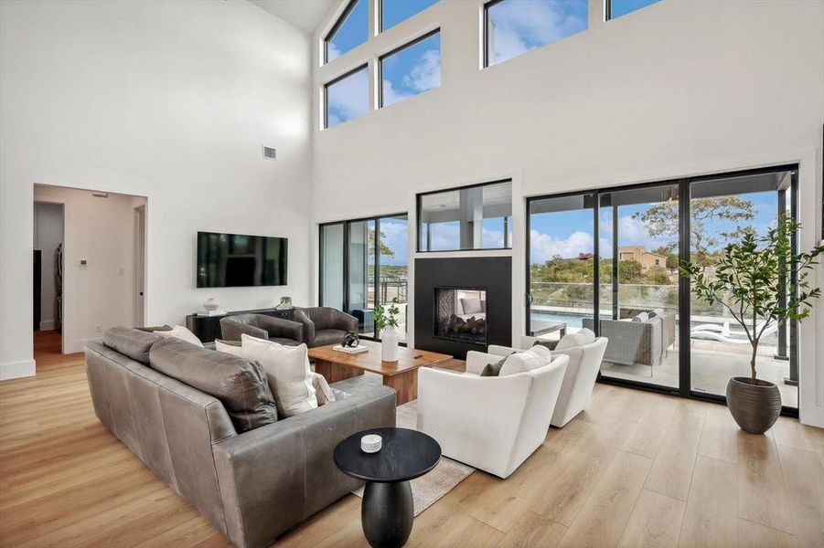 Furnished interior view inside a new home in , Strawn (Image 21).