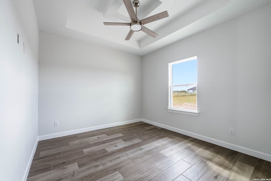 Spacious, unfurnished interior of a new home in , Floresville (Image 19).
