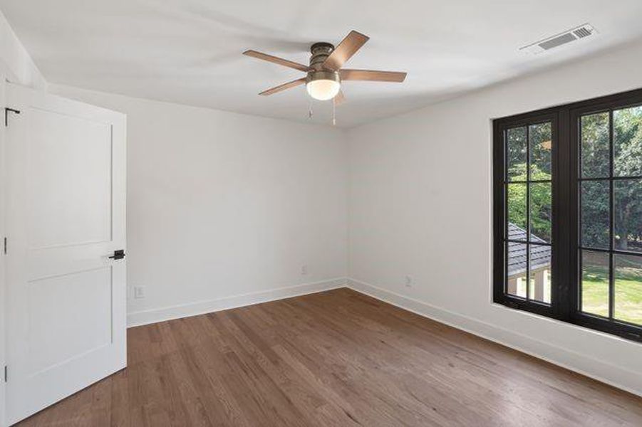Spacious, unfurnished interior of a new home in , Roswell (Image 27).