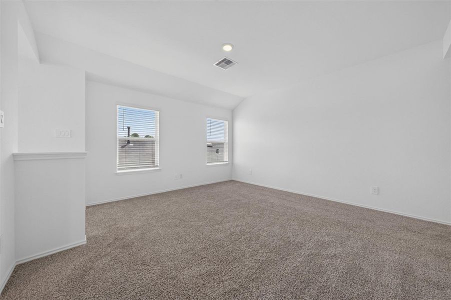 Spacious, unfurnished interior of a new home in , Houston (Image 35).