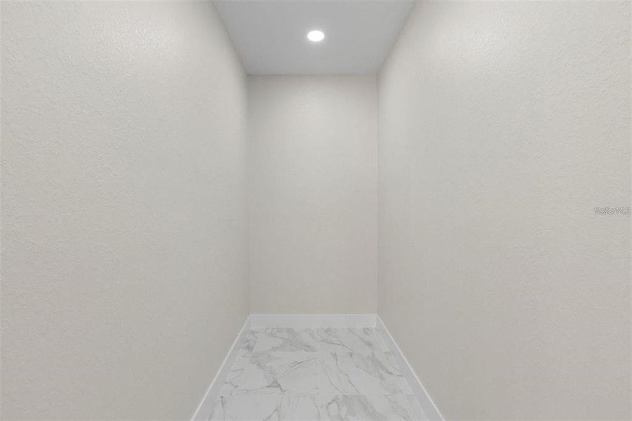 Spacious, unfurnished interior of a new home in , Dunnellon (Image 22).