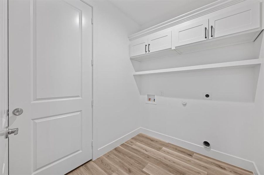 Spacious, unfurnished interior of a new home in , Greenville (Image 12).