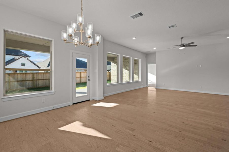 Photo does not represent actual home options and selection. Ask Sales consultant for specific selections.