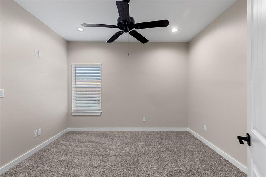 Spacious, unfurnished interior of a new home in , Sulphur Springs (Image 29).
