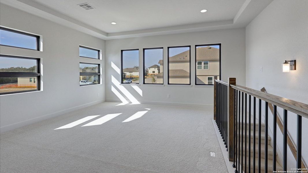 Spacious, unfurnished interior of a new home in Esperanza 50', Boerne (Image 27).