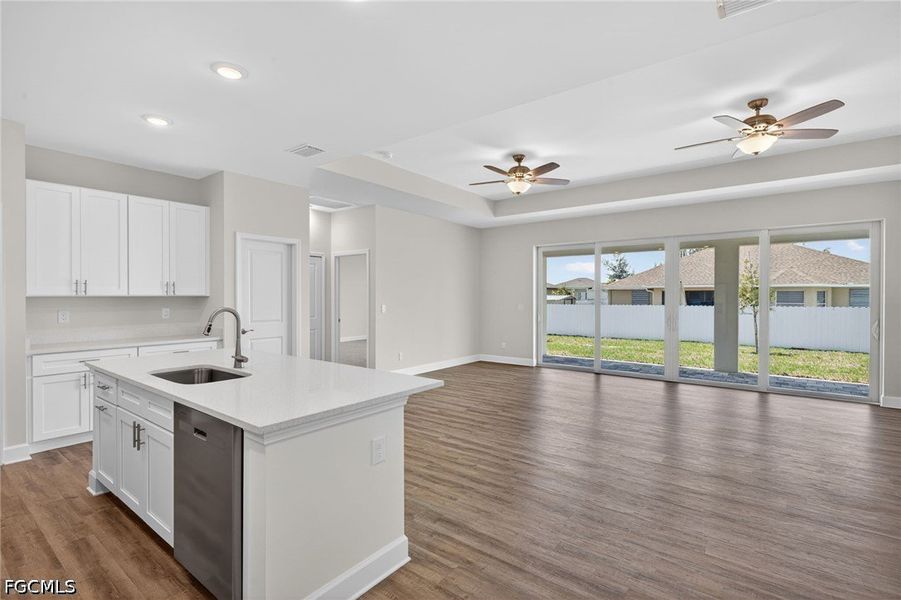 Spacious, unfurnished interior of a new home in Cape Coral, Cape Coral (Image 20).