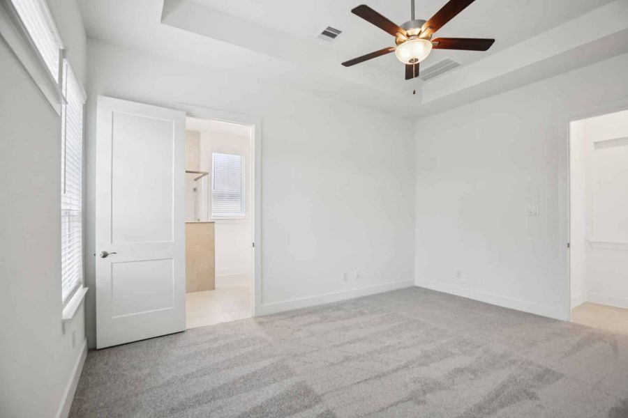 Spacious, unfurnished interior of a new home in The Trails, New Caney (Image 49).