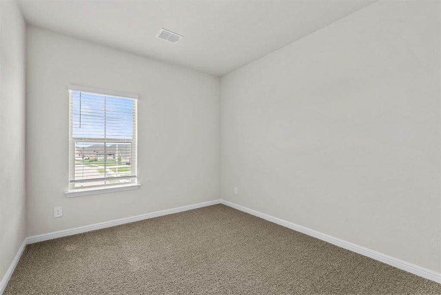 Spacious, unfurnished interior of a new home in Saratoga, Granbury (Image 25).