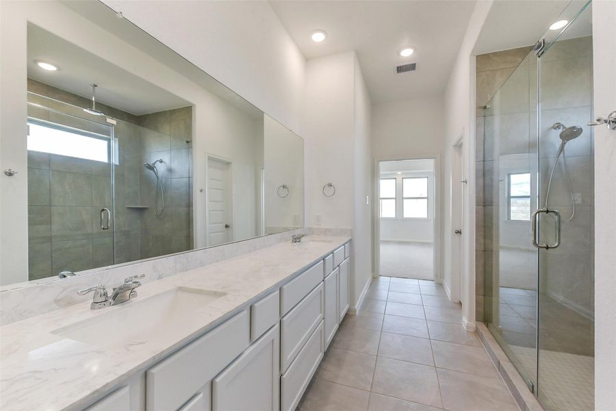 Furnished interior view inside a new home in River Ranch Meadows, Dayton (Image 14).