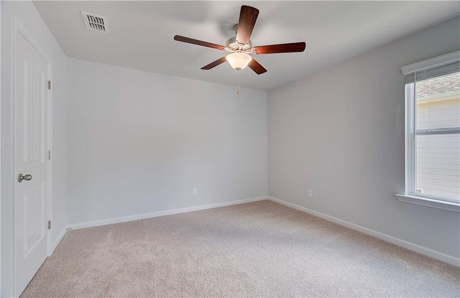 Spacious, unfurnished interior of a new home in Enclave at Evergreen, Fairburn (Image 16).