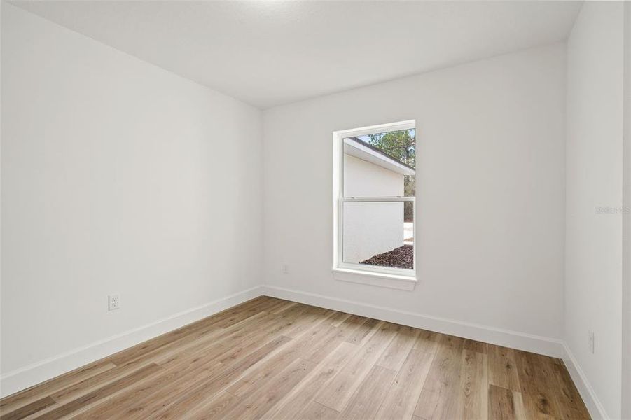 Spacious, unfurnished interior of a new home in , Weeki Wachee (Image 35).