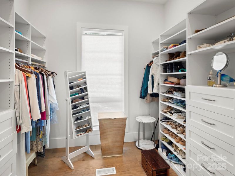 Furnished interior view inside a new home in , Arden (Image 22).