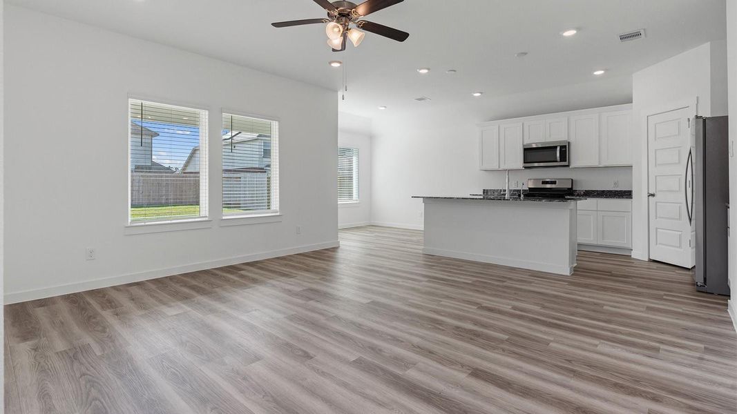 Spacious, unfurnished interior of a new home in Caldwell Crossing, Iowa Colony (Image 17). Spacious, unfurnished interior of a new home in Caldwell Crossing, Iowa Colony (Image 17).