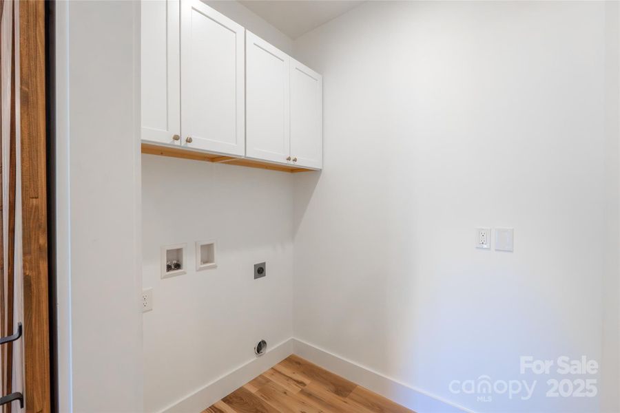 Spacious, unfurnished interior of a new home in , Claremont (Image 13).