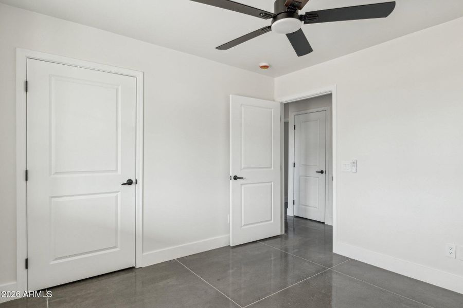 30-web-or-mls-46210-n-36th-ave