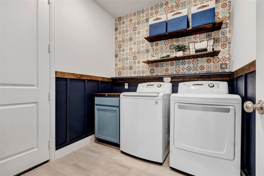 Cute and functional utility room.