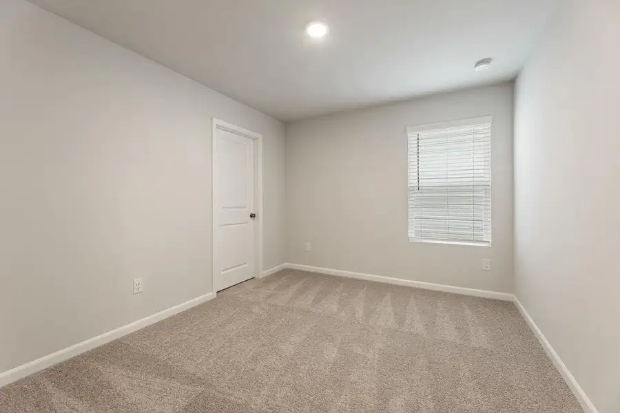 Spacious, unfurnished interior of a new home in Belleview Manor, Fairburn (Image 27).