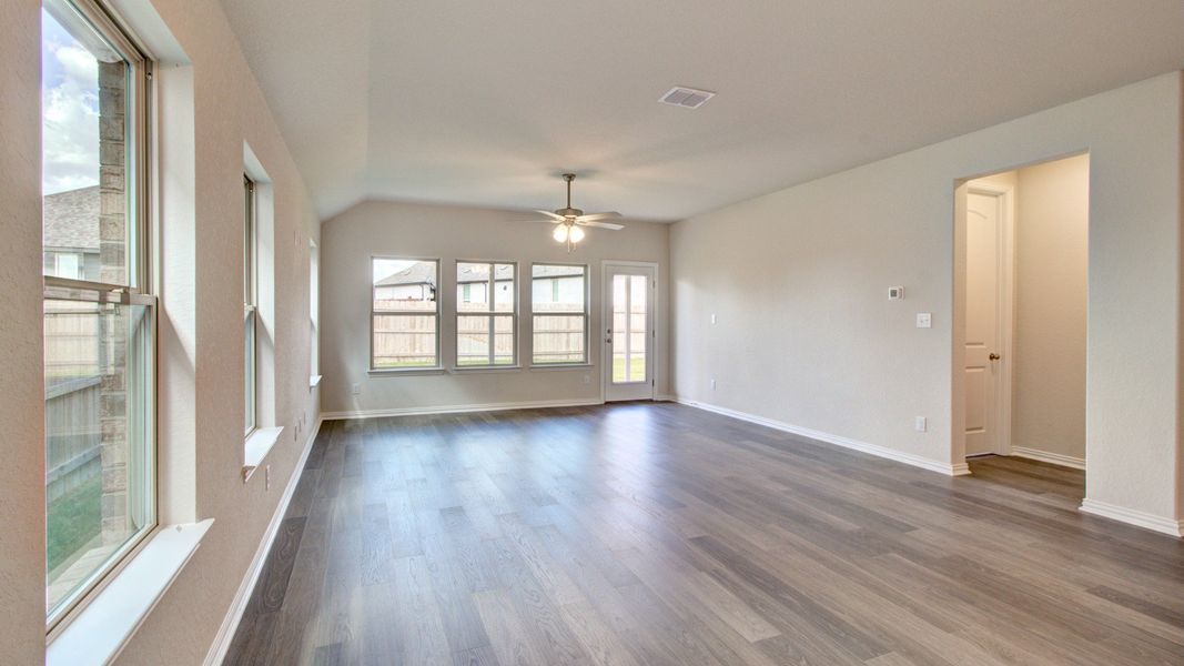 Furnished interior view inside a new home in Sunflower Ridge, New Braunfels (Image 17). Furnished interior view inside a new home in Sunflower Ridge, New Braunfels (Image 17).
