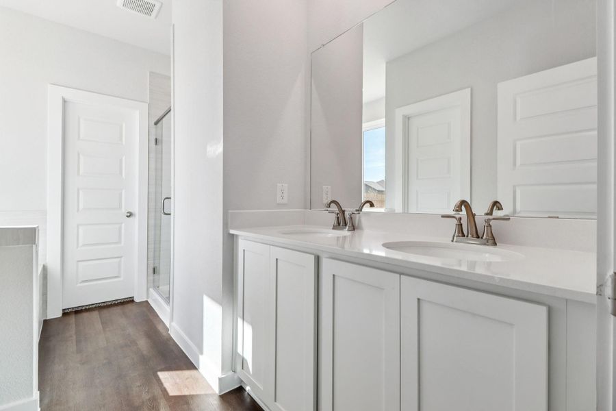 Furnished interior view inside a new home in Bluestem, Brookshire (Image 10).