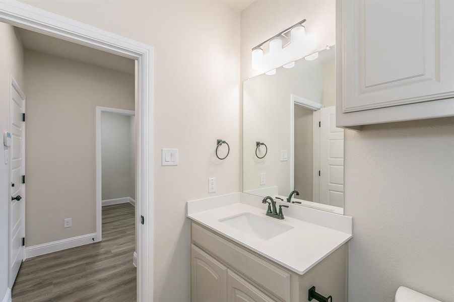 Furnished interior view inside a new home in , Alvarado (Image 8).