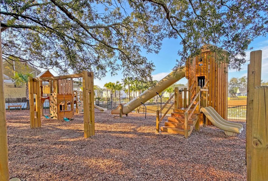 Community amenities in Six Oaks, Summerville (Image 53). Community amenities in Six Oaks, Summerville (Image 53).