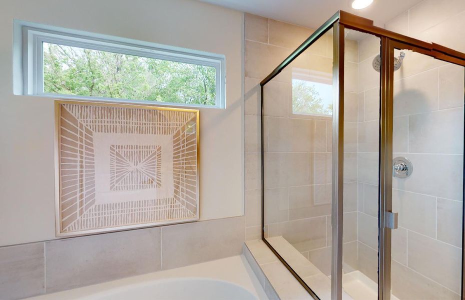 Hampton Owner's Bath