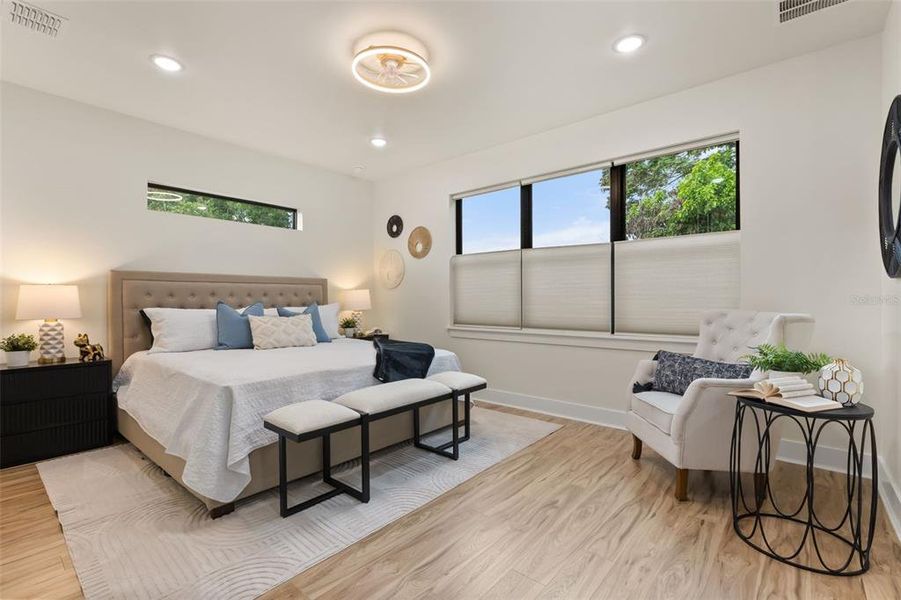 Furnished interior view inside a new home in , Orlando (Image 40).