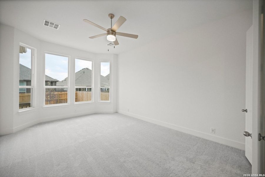 Spacious, unfurnished interior of a new home in Davis Ranch, San Antonio (Image 20).
